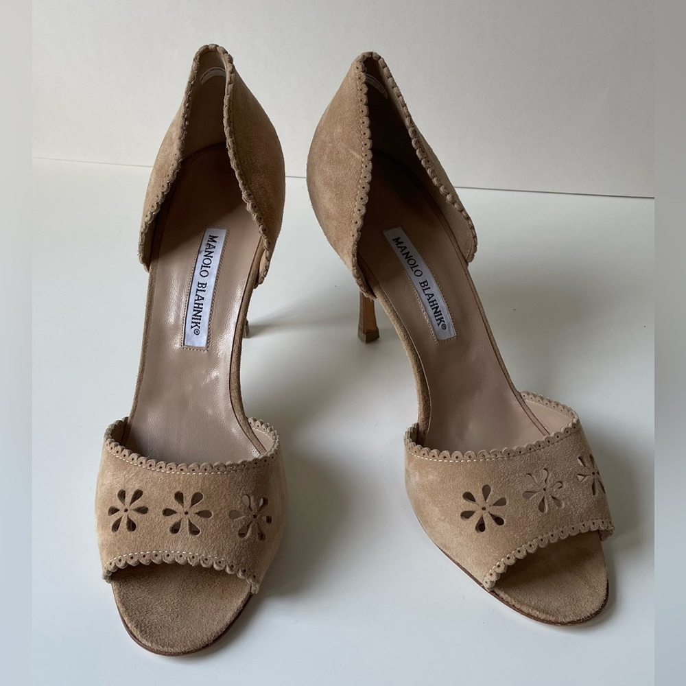 BNWOT Manolo Blahnik Heels